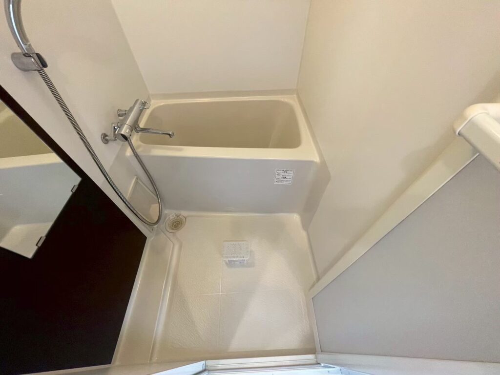 浴室　クリーニング　鏡交換　コーキング打設